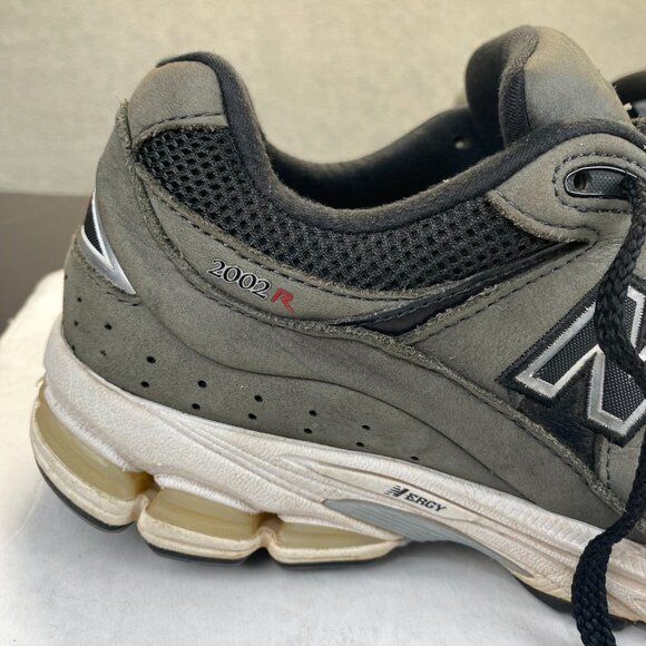 New Balance ML2002RB Black Grey White Suede OG Men’s Size 8D - Picture 16 of 16